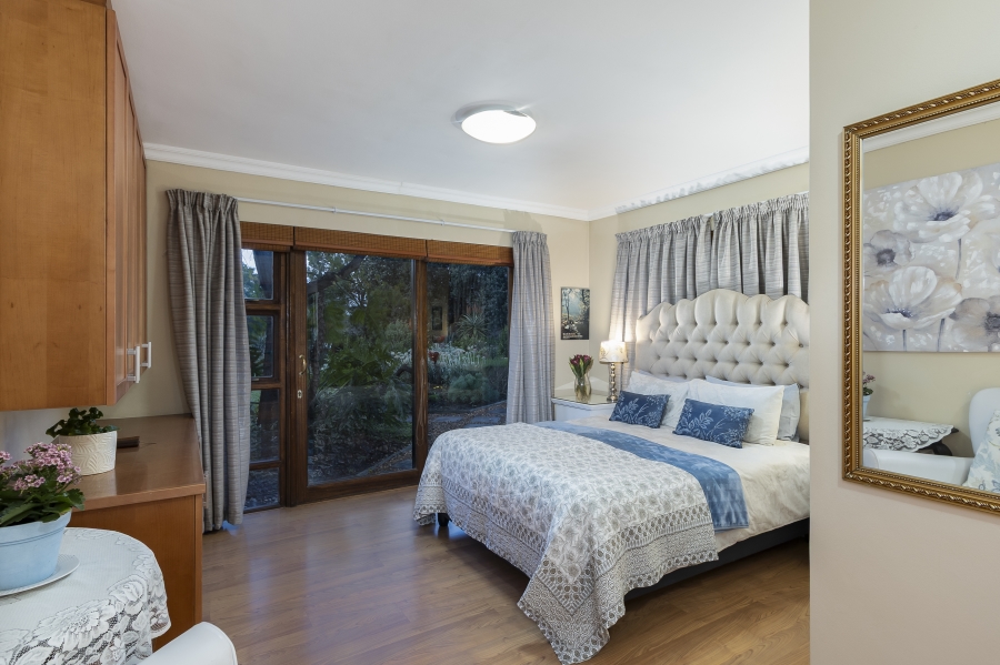 5 Bedroom Property for Sale in De Wijnlanden Residential Estate Western Cape